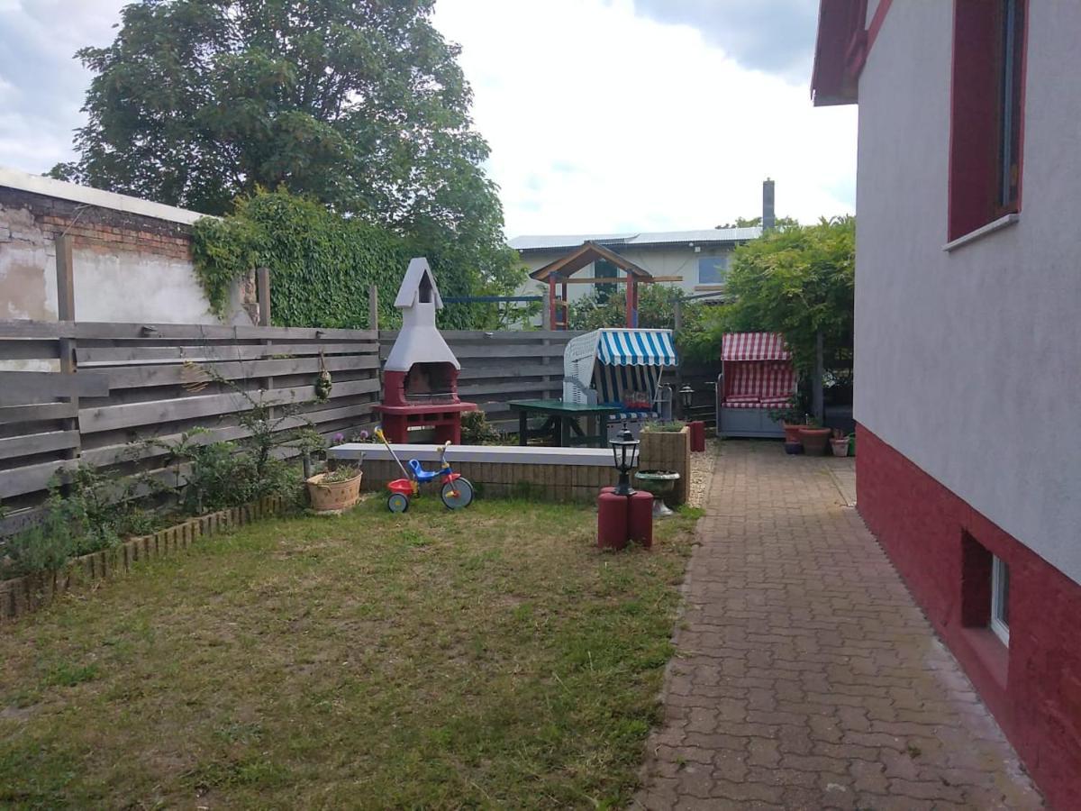 Ferienhaus Badetz ภายนอก รูปภาพ
